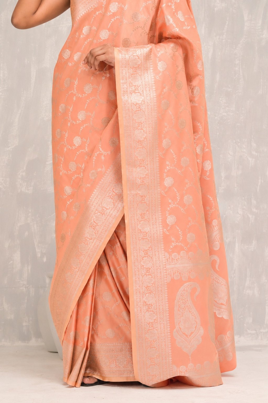 Peach floral Jangla Silver  Zari Handwoven Katan Silk Banarasi Saree